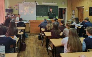 Преподаватели ВУЦ разъяснили абитуриентам перспективы службы в ВС РФ